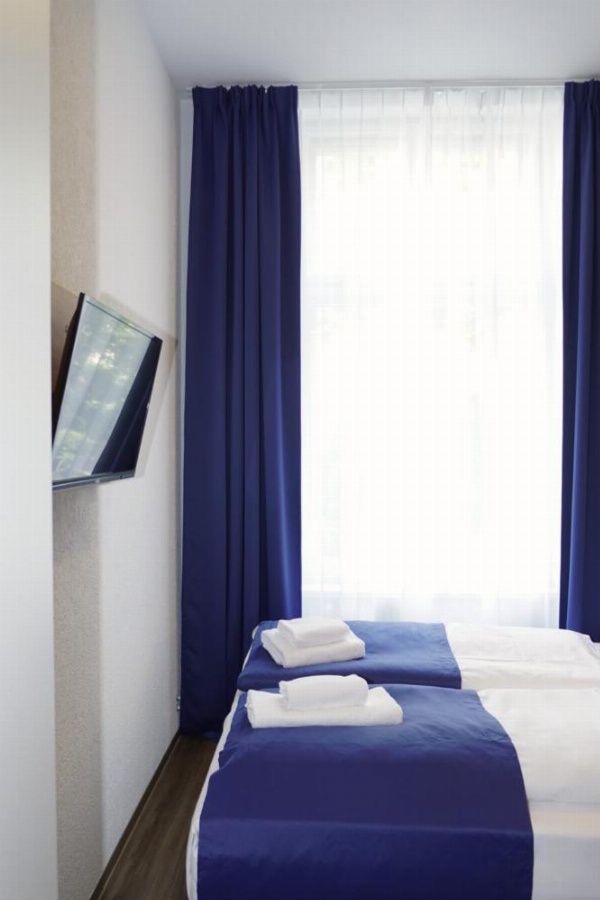 Motel Blue image 18